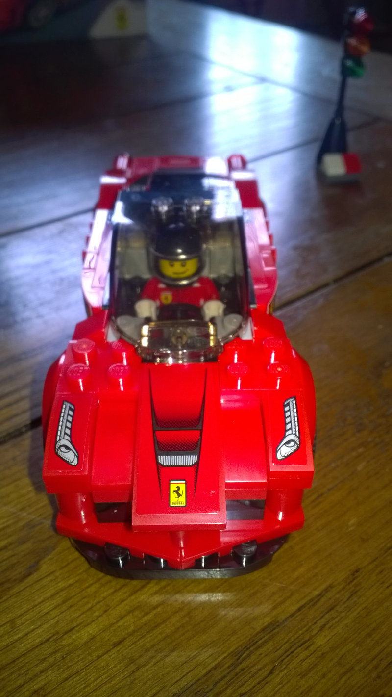 Illustration for article titled LEGO Speed Champions McLaren P1 and Ferrari LaFerrari